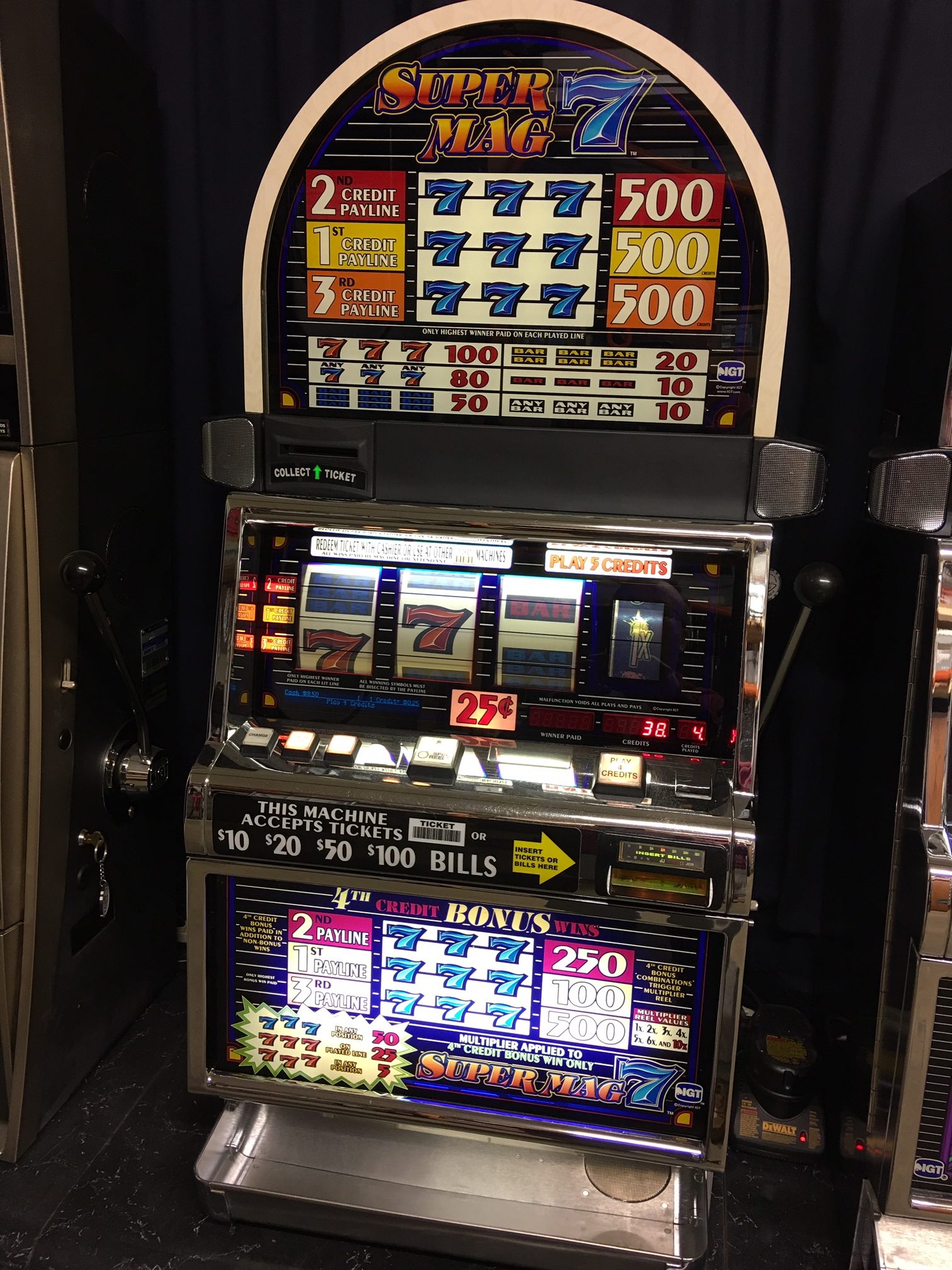 сколько стоит игровой автомат в казино